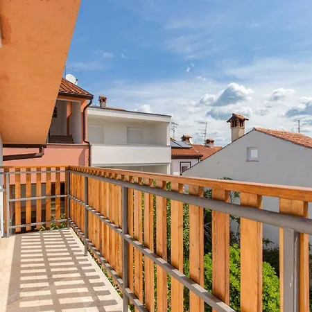 Gloria Apartment *