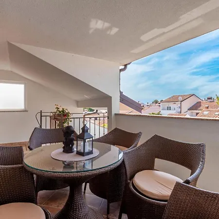 Gloria Apartment