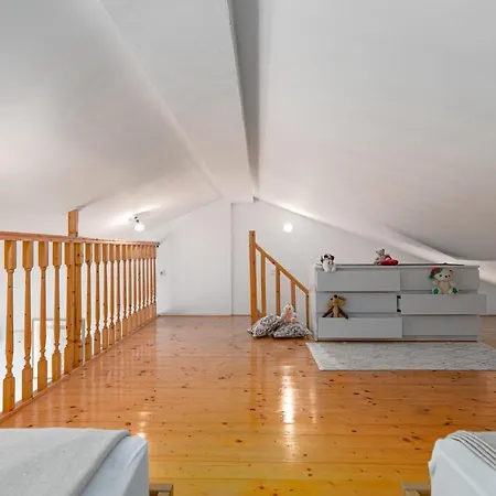 Gloria Apartment